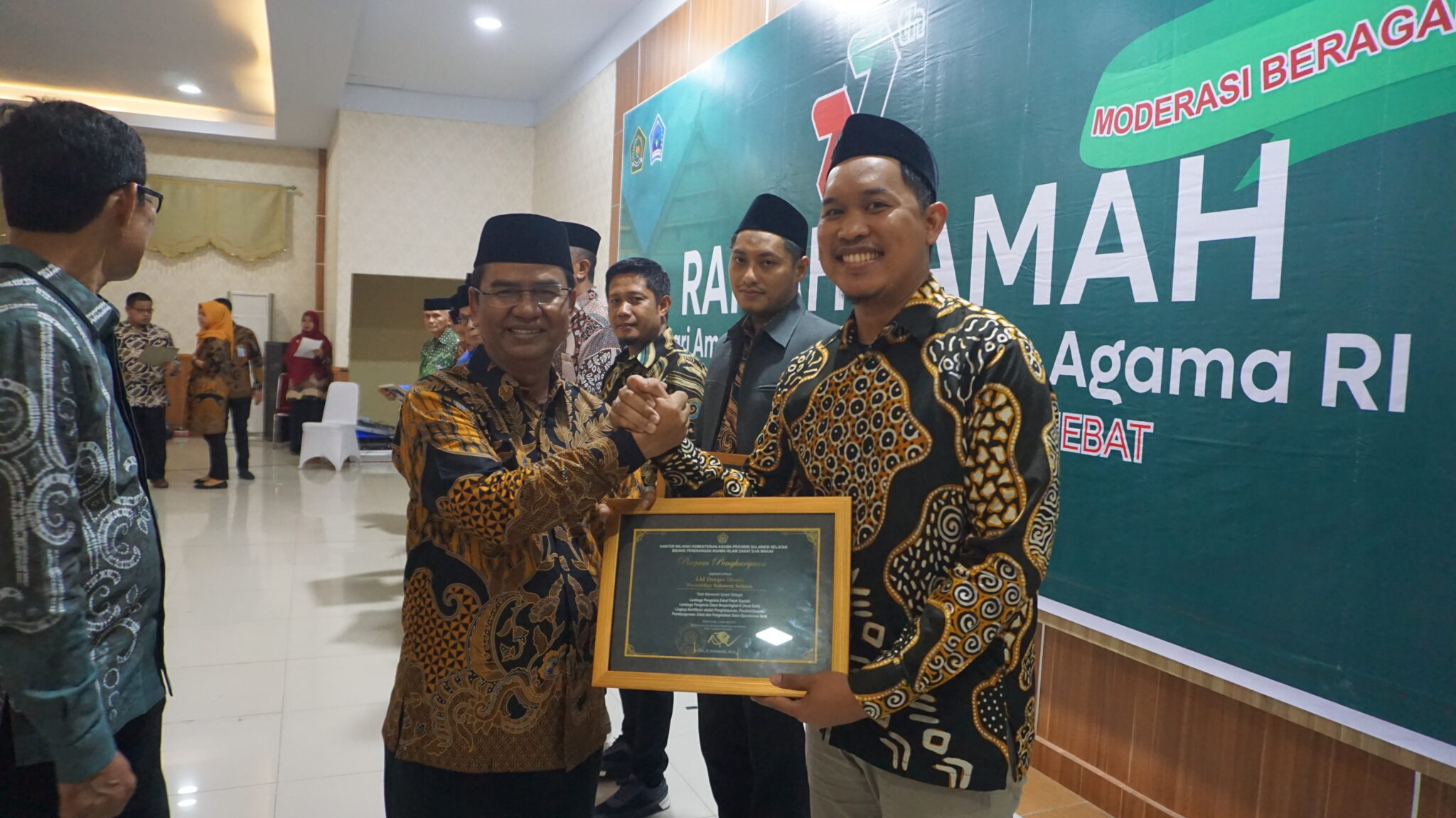 Dompet Dhuafa South Sulawesi Receives Award From The Ministry Of