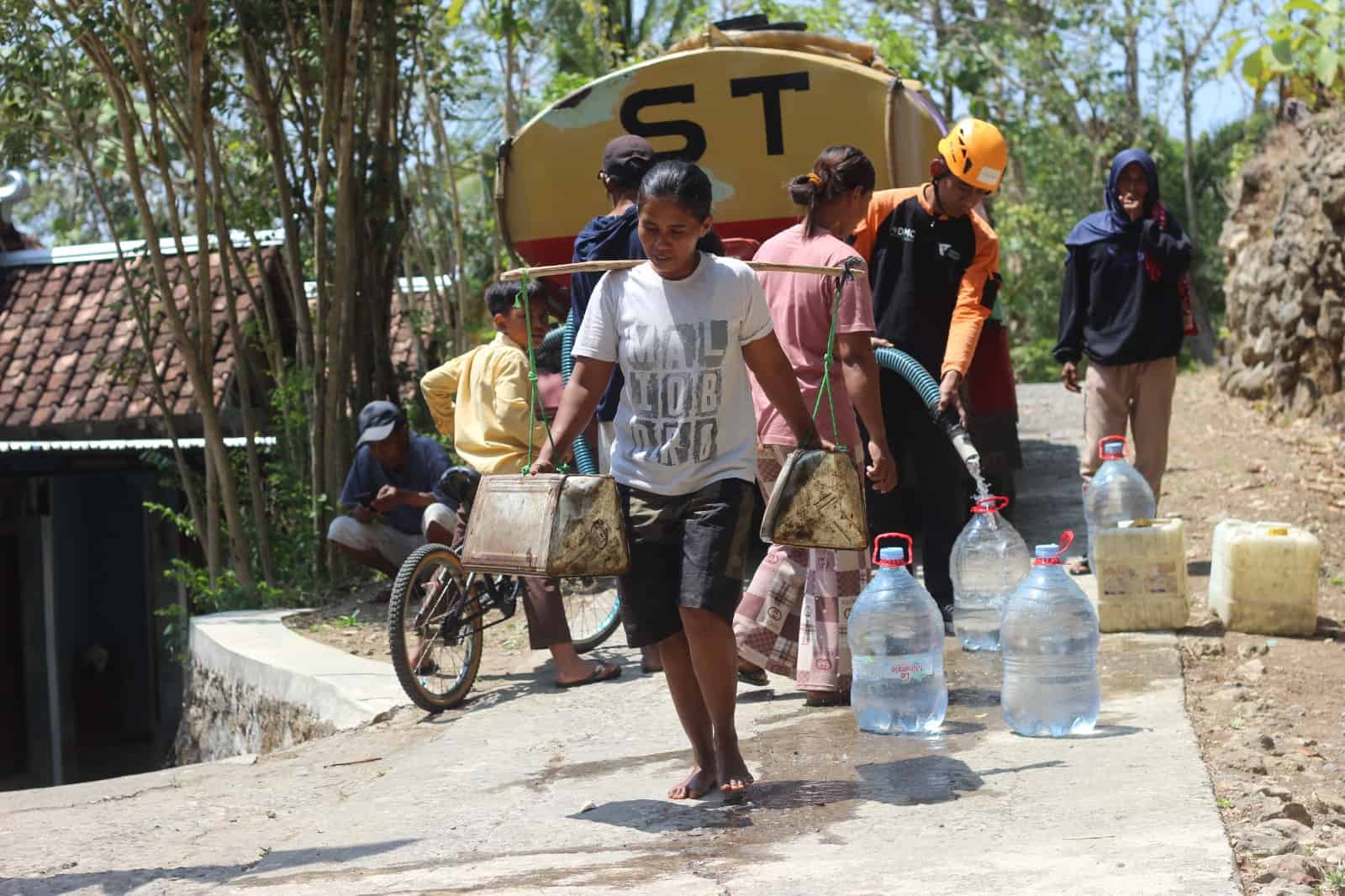 Dompet Dhuafa Bantu Salurkan Air Bersih Tuk Dusun Kekeringan