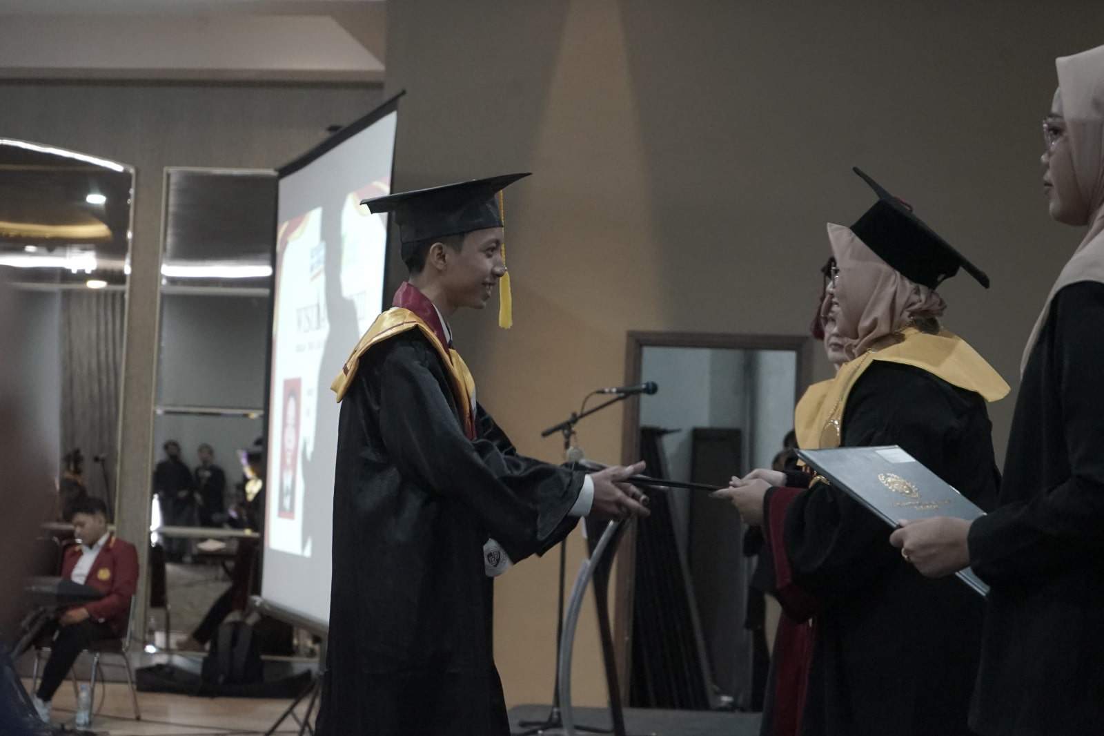 Wisuda Ke Xxiii Stim Budi Bakti Dompet Dhuafa