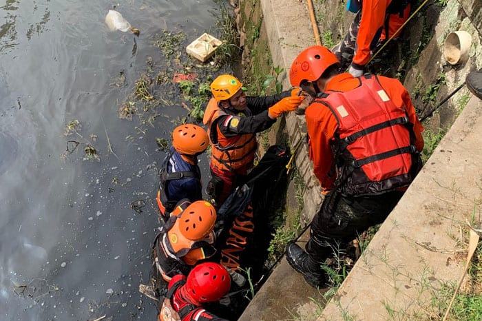 Korban Tenggelam Di Kali Sasak Ditemukan Tim Sar Gabuangan