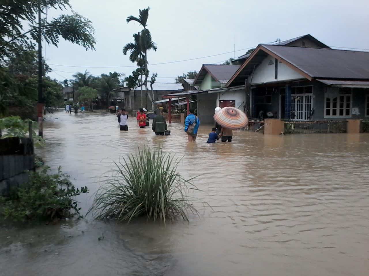 Banjir Dan Longsor Melanda Padang - Dompet Dhuafa