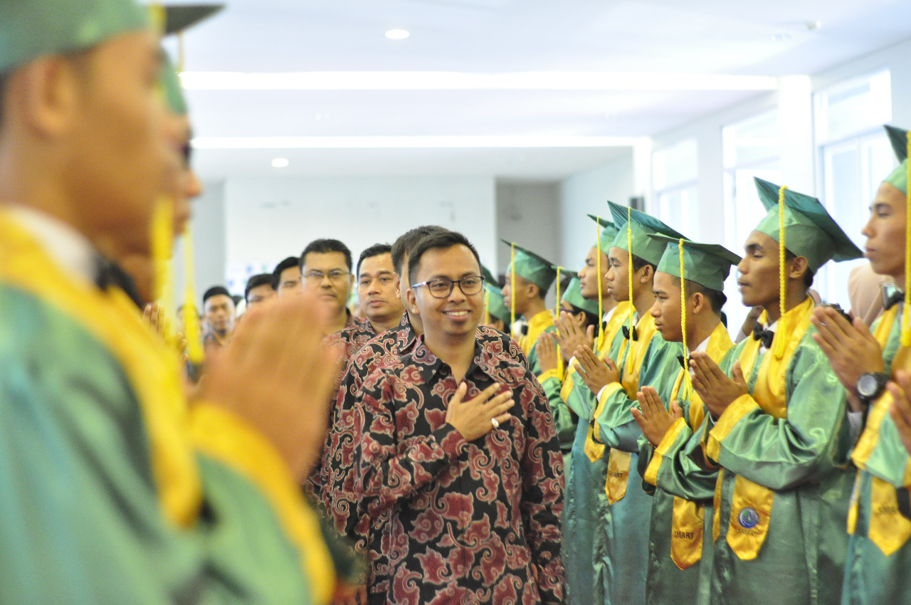 SMART Ekselensia Indonesia Wisuda 40 Marjinal Di Hari Pendidikan ...