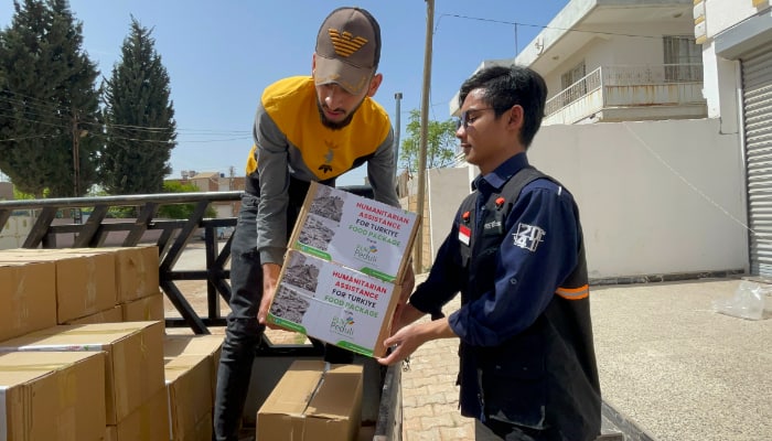 dompet-dhuafa-dan-pt-pln-nusantara-power-up-muara-tawar-bagikan-food-package-bagi-penyintas-gempa-turkiye