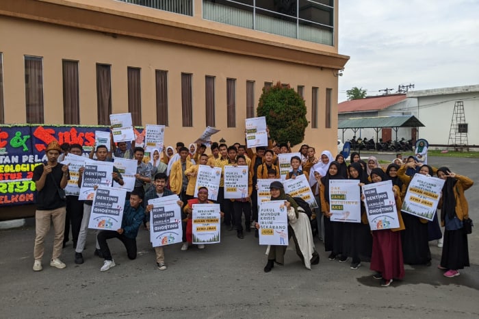 Pawai Budaya untuk Iklim di Medan bersama DDV