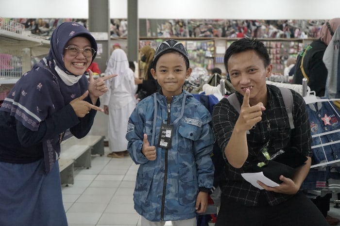 Dompet Dhuafa dan SD Adik Irma Belanja Bareng yatim