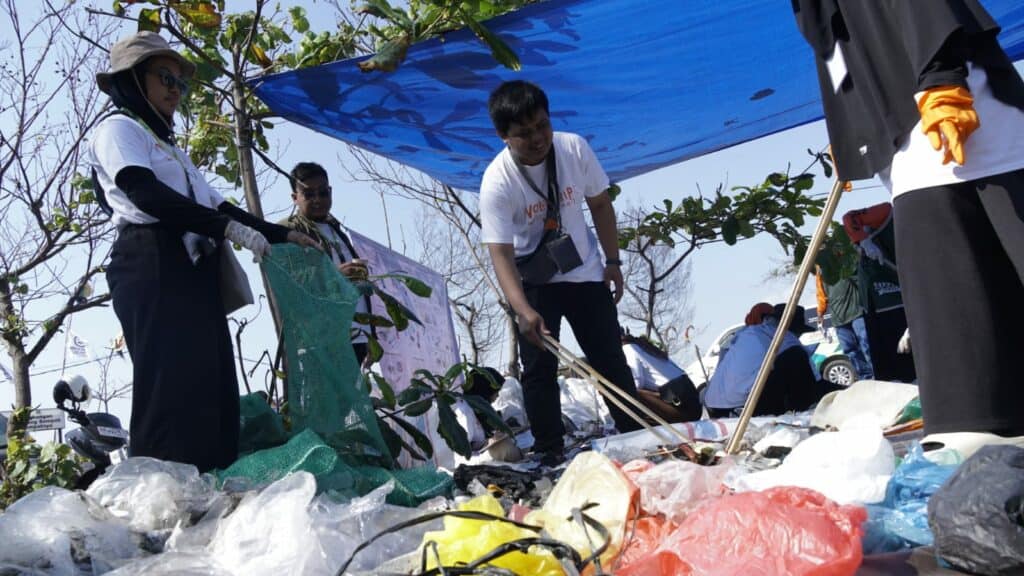 Dompet Dhuafa Kepung Sampah: Taklukkan Sampah, Demi Masa Depan Cerah