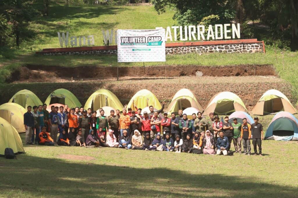 LKC Dompet Dhuafa Jateng menggelar Volunteer Camp di Wana Wisata Baturraden, Banyumas.