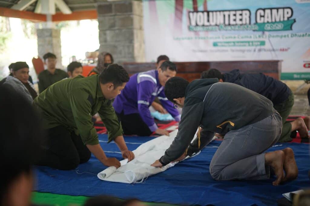 LKC Dompet Dhuafa Jateng menggelar Volunteer Camp di Wana Wisata Baturraden, Banyumas.