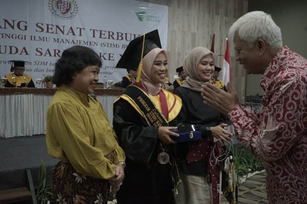 Wisuda XXIII STIM Budi Bakti