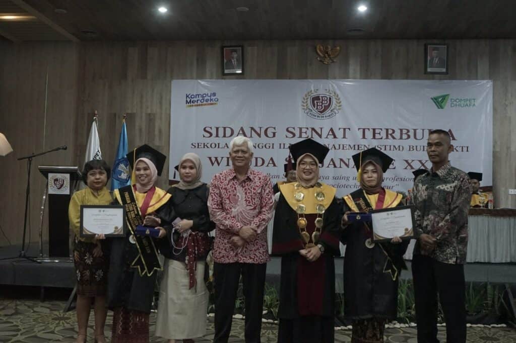 Wisuda XXIII STIM Budi Bakti