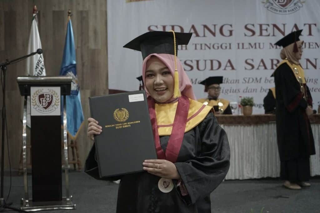 Wisuda XXIII STIM Budi Bakti