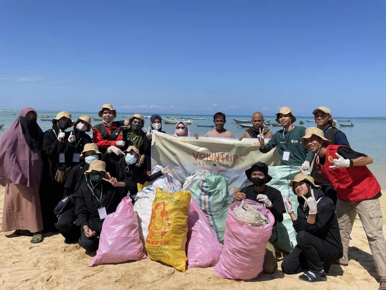 Aksi Kepung Sampah di Kupang, NTT