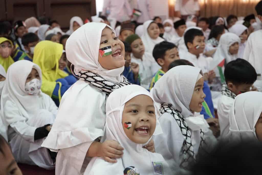 Sekolah Islam Fitrah Al-Fikri Titipkan Amanah untuk Palestina