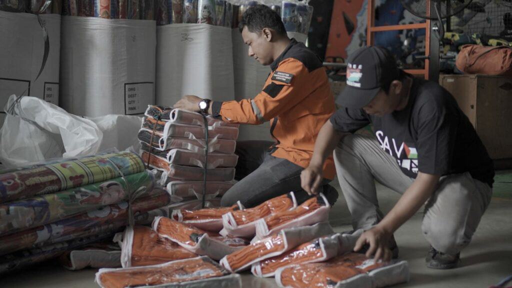 Dompet Dhuafa salurkan ribuan paket kemanusiaan untuk warga Palestina.