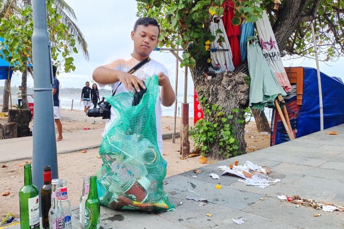 Aksi Bersih Sampah Bali DDV