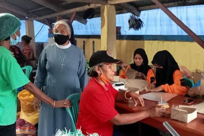 Dapur Umum Dompet Dhuafa di kamp pengungsian Erupsi Gunung Lewotobi Laki-Laki