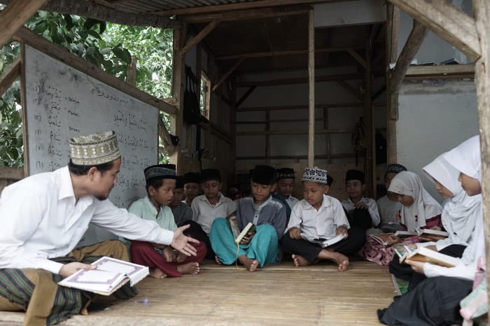 bantuan untuk guru ngaji, Ustaz Apipi