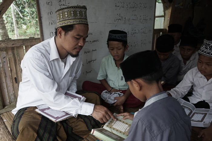 bantuan untuk guru ngaji, Ustaz Apipi