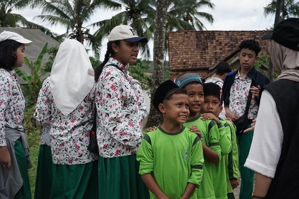 Milenial Bangun Sekolah