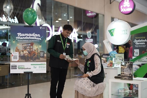 Parni Hadi Sambangi Gerai Layanan Zakat Dompet Dhuafa di Kemang Village