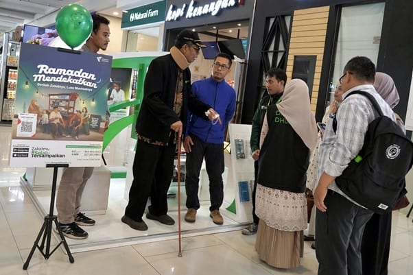 Parni Hadi Sambangi Gerai Layanan Zakat Dompet Dhuafa di Kemang Village