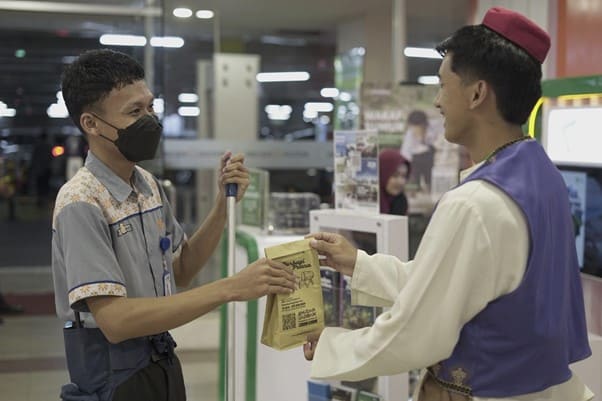 Berbagi Takjil di Botani Square