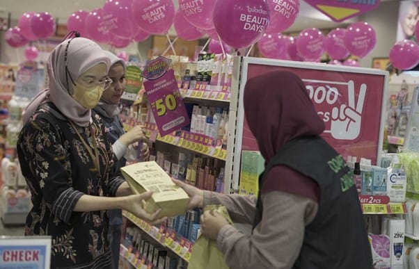 Berbagi Takjil di Botani Square