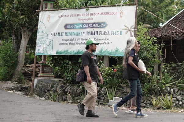 Tebar Zakat Fitrah di Imogiri, Yogyakarta.