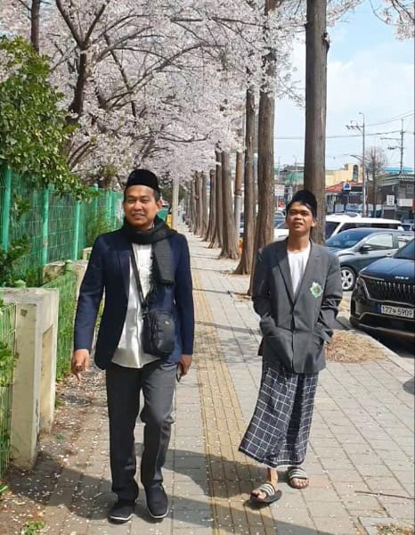 Dai Ambassador Dompet Dhuafa Korea Selatan, Ustaz Ihya Ulumudin