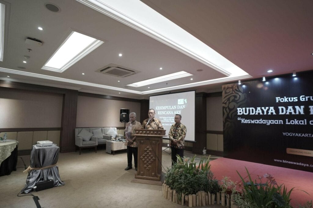 Ketua Pengurus Dompet Dhuafa, Ahmad Juwaini, memberi sambutan acara Fokus Grup Diskusi (FGD) Budaya dan Pemberdayaan di Grand Hotel Yogyakarta pada Rabu (24/7/2024).