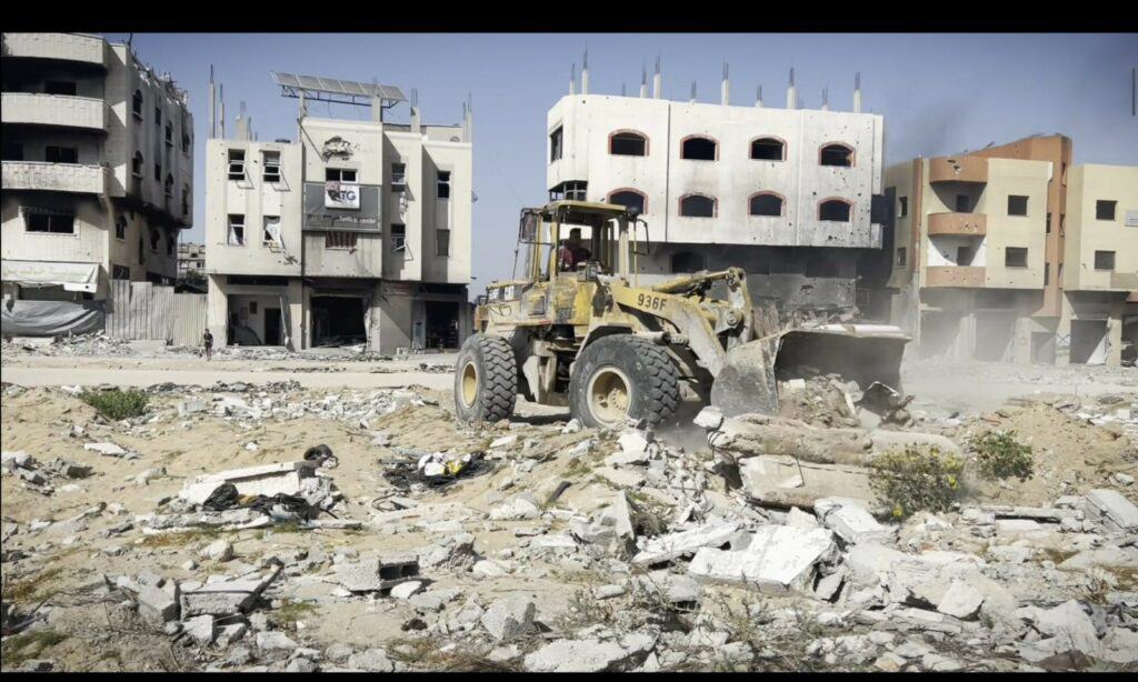 Proses pendirian Medical Point oleh Dompet Dhuafa untuk pelayanan terhadap warga Gaza Utara.