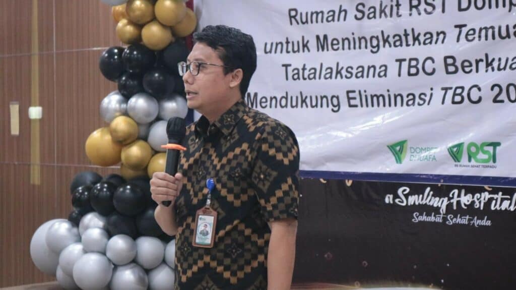 Muhamad Zakaria menyampaikan sambutan sosialisasi program mendukung eliminasi TBC 2030, Senin (22/07/2024).