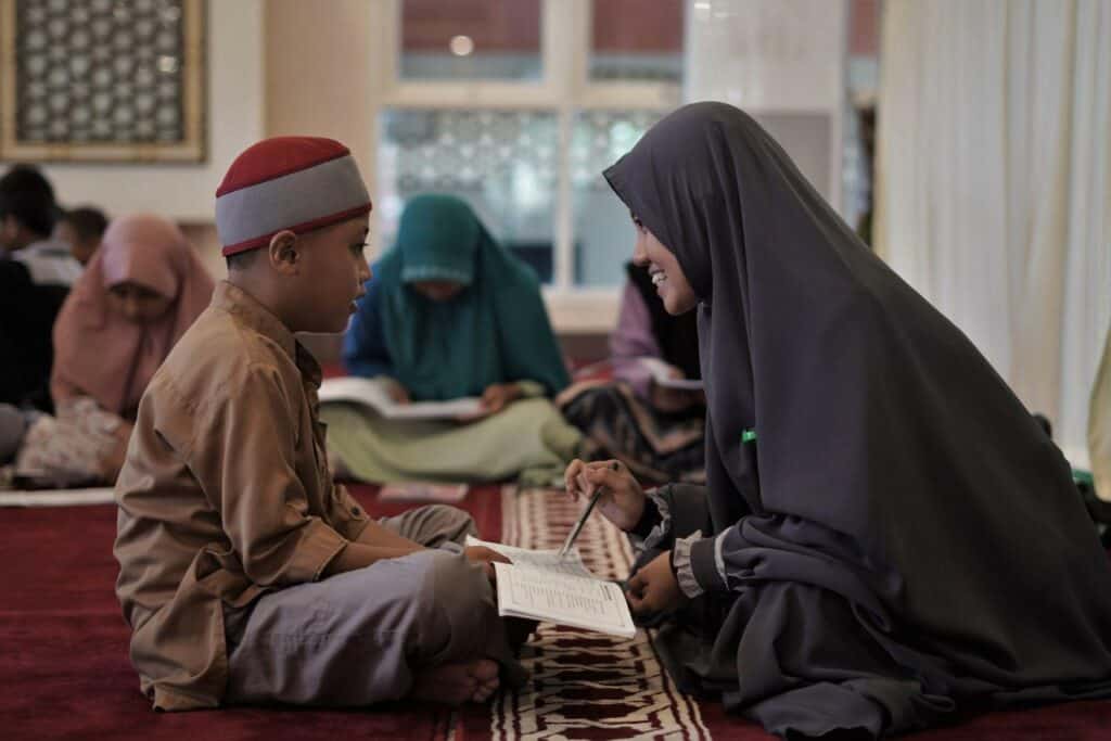 Aktivitas belajar anak-anak saat Forum Halaqah Qur’an di Masjid Agung Jeneponto.