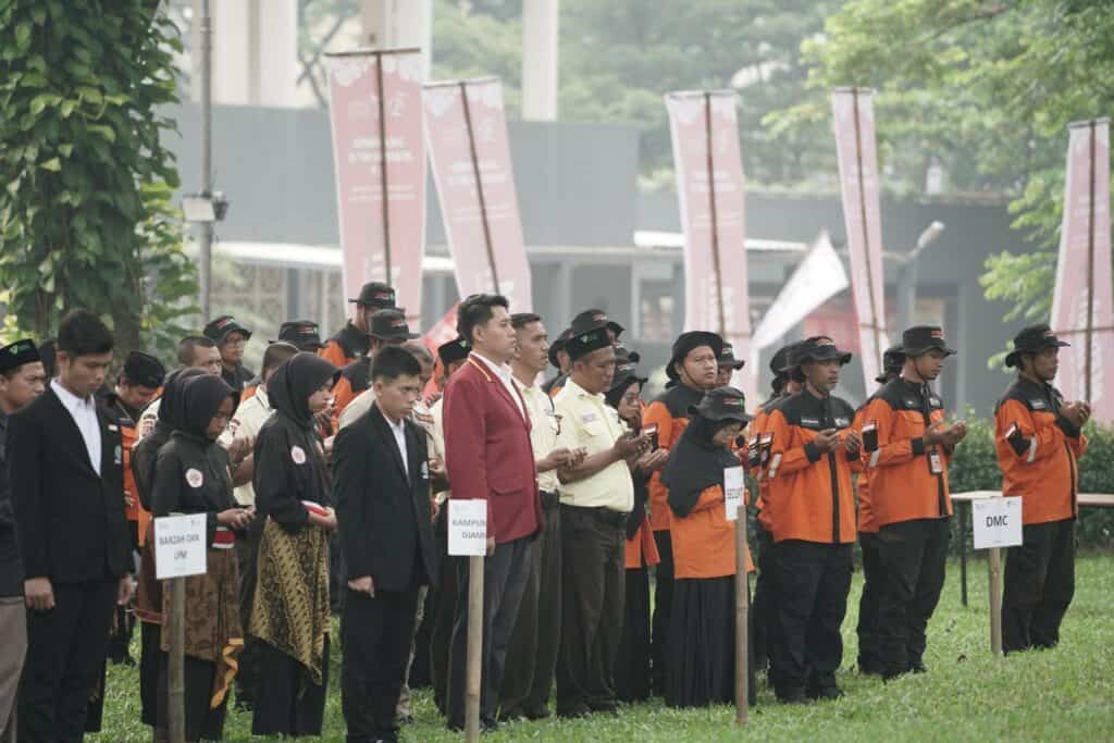 Peserta upacara merupakan gabungan dari para insan Dompet Dhuafa dan perwakilan dari setiap Mitra Pengelola Program.