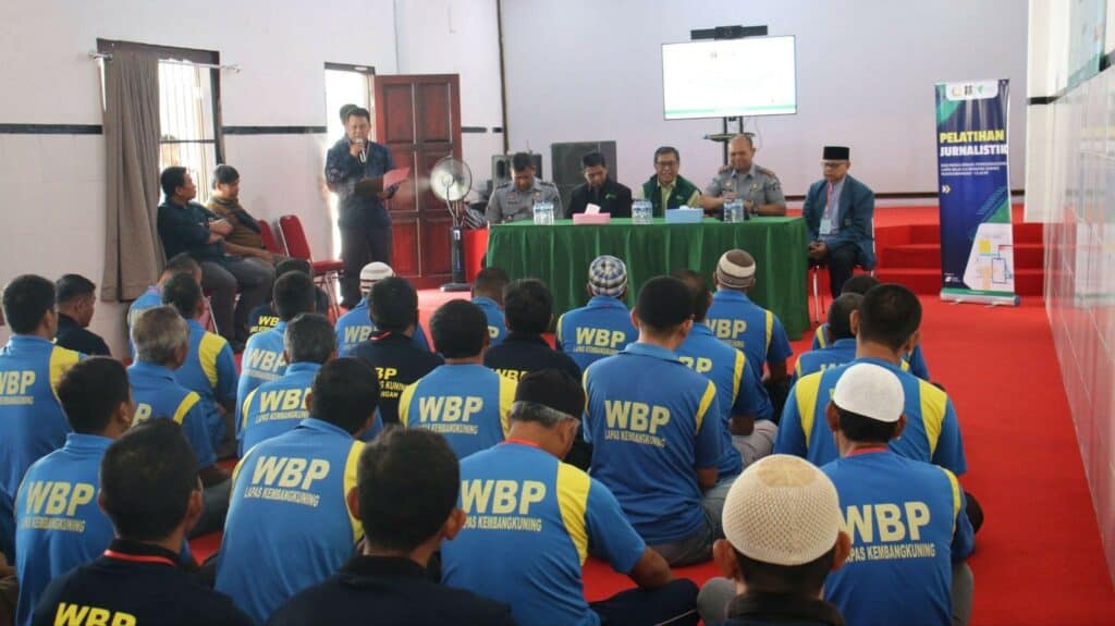 Ratusan warga binaan Lapas II A Kembang Kuning mengikuti kegiatan hapus tato gratis, pada Selasa-Rabu (30-31/7/2024) Kegiatan yang diinisiasi oleh Lembaga Pelayan Masyarakat (LPM) Dompet Dhuafa, dalam program Bina Santri Lapas (BSL).