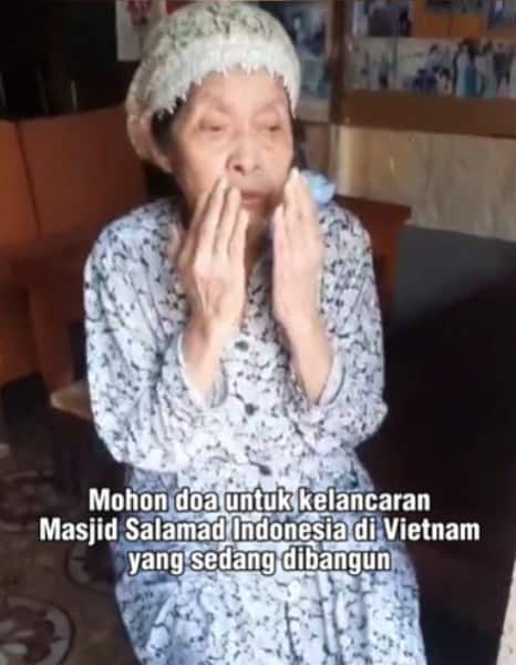 Muwakif lahan Masjid Salamad Indonesia di Vietnam, Ibu Thi Ri Yah (86), haru dan mendoakan masyarakat Indonesia.