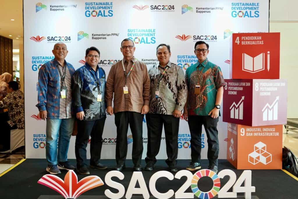 Ki-ka: CEO GREAT Edunesia Asep Hendriana, Direktur Institut Kemandirian Abdurrahman Usman, Ketua Pengurus Dompet Dhuafa Ahmad Juwaini, GM Corporate Secretary Dompet Dhuafa Dian Mulyadi, dan Asisten Ketua Pengurus Dompet Dhuafa Kemal Aziz, dalam SDGs Annual Conference (SAC) ke-7 di Hotel Fairmont, Jakarta Pusat, Senin (07/10/2024).