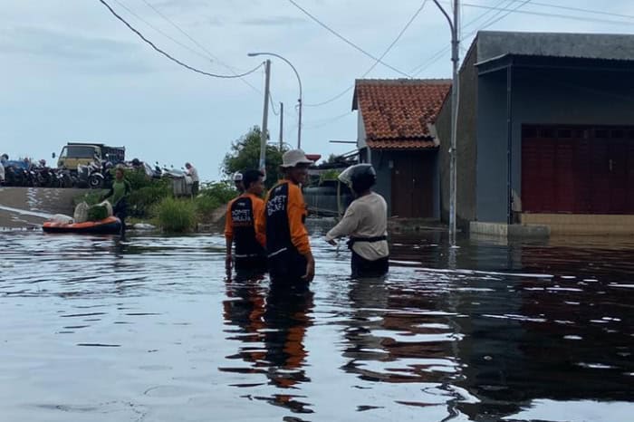 DMC Dompet Dhuafa merespons cepat banjir Pekalongan dan melakukan asesmen daerah terdampak, Rabu (27/11/2024).