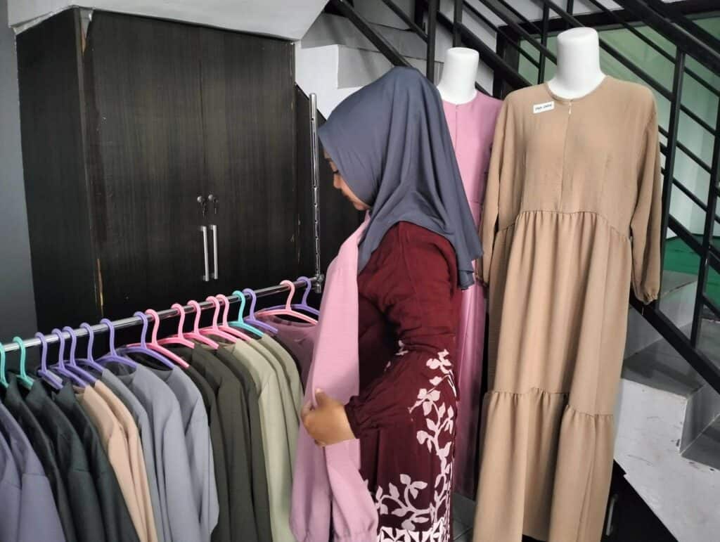 Pameran produk dari para peserta pelatihan.