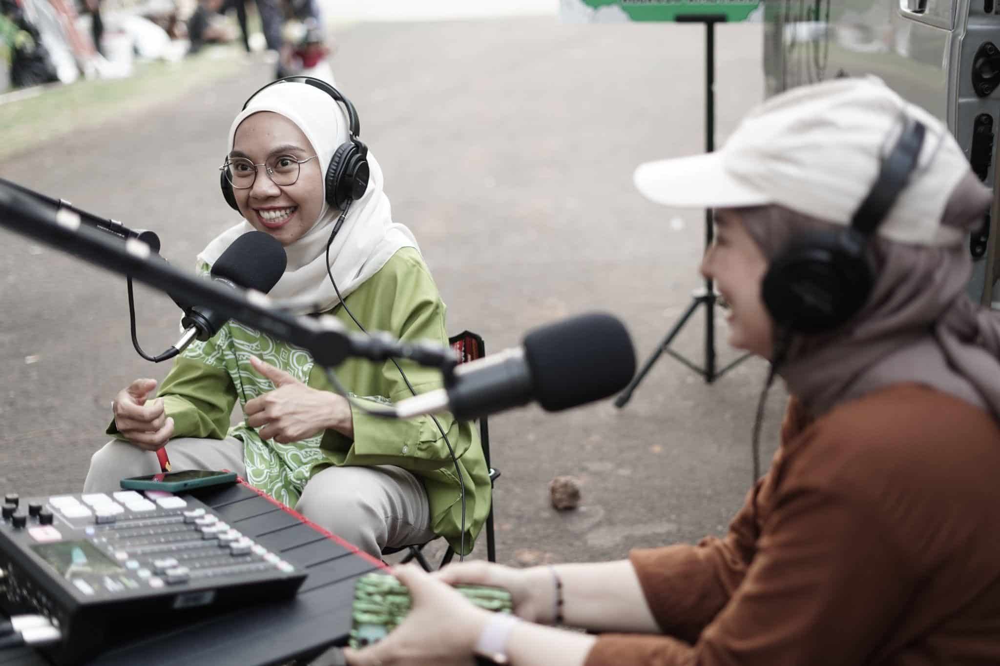 Prapti Leguminosa menyampaikan pesan-pesan psikologis mengenai kesehatan mental pada Podcast Ngetem Dompet Dhuafa, di Ancol Ecopark, Minggu (27/10/2024).