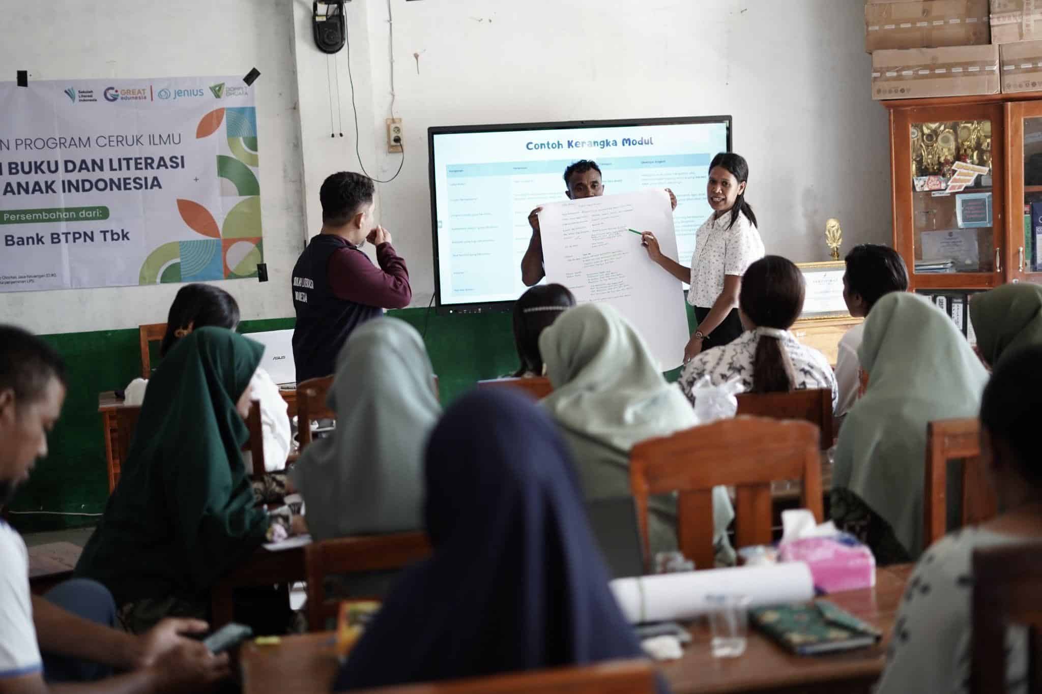 Seminar bertajuk "Membangun Budaya Literasi" untuk guru-guru Malaka, NTT, Selasa (12/11/2024).