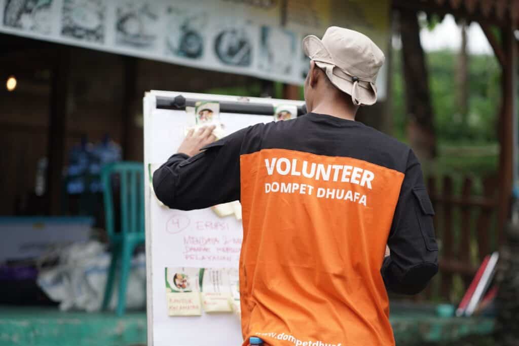 Capacity Building dan Pelatihan Tanggap Bencana yang digelar Dompet Dhuafa bersama Disaster Management Center (DMC) untuk MPZ Dompet Dhuafa di Karanganyar, Jawa Tengah.