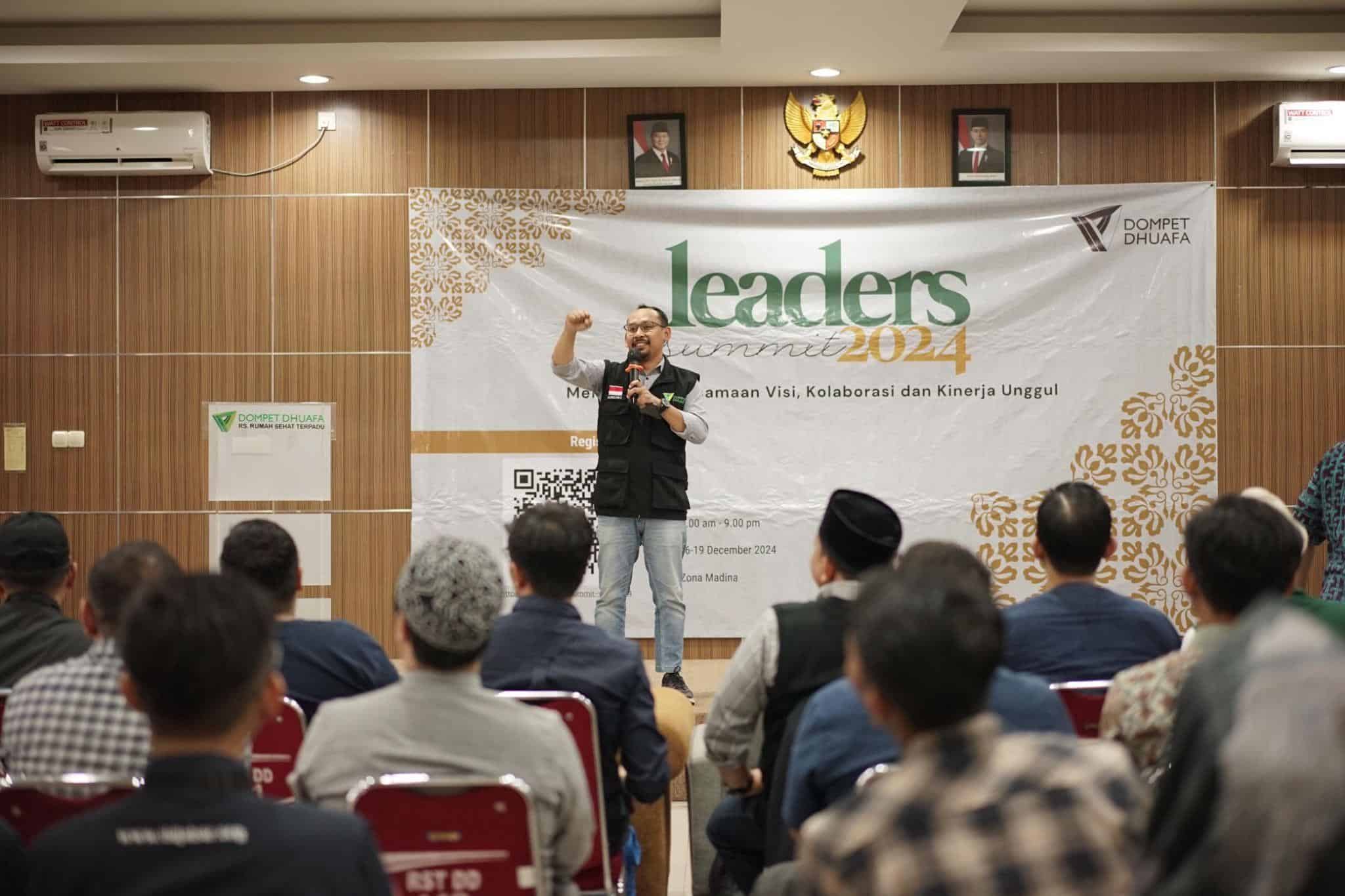 Rakernas Pimcab Dompet Dhuafa Leaders Summit 2024 di Aula Qatar Charity, Zona Madina, Bogor, Senin (16/12/2024).