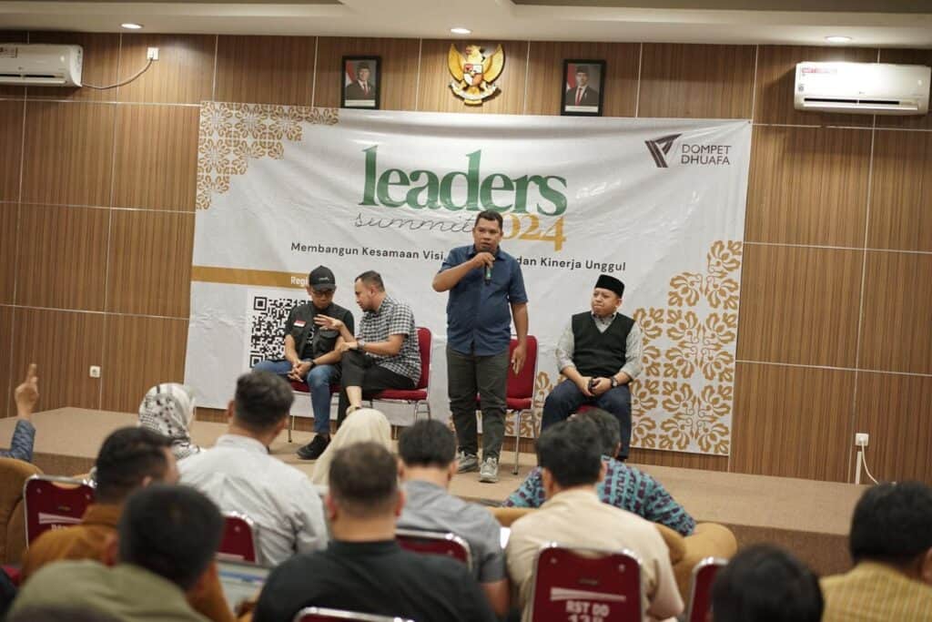 Dibagi dalam beberapa sesi, peserta Rakernas Pimcab Dompet Dhuafa Leaders Summit 2024 memaparkan kinerja tahunan 2024 dan roadmap 2025 di Aula Qatar Charity, Zona Madina, Bogor, Senin (16/12/2024).