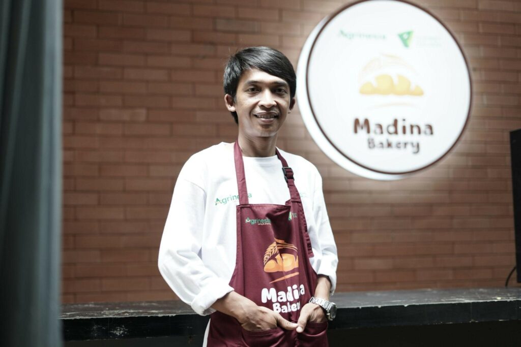 Renaldi Ayudhia, satu dari empat penerima manfaat program wirausaha Madina Bakery di Zona Madina, Parung, Bogor.