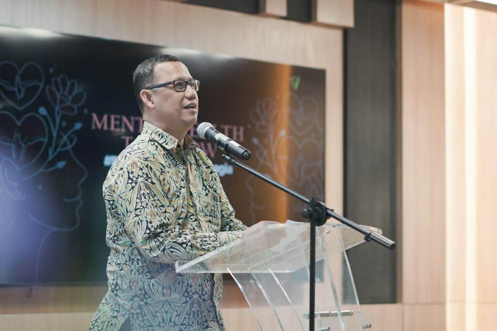 Ahmad Juwaini selaku Ketua Pengurus Yayasan Dompet Dhuafa Republika menyampaikan sambutan dalam peluncuran program Aku Temanmu dan Talkshow Kesehatan Mental, pada Rabu (18/12/2024) di Sasana Budaya Rumah Kita, Jakarta Selatan.