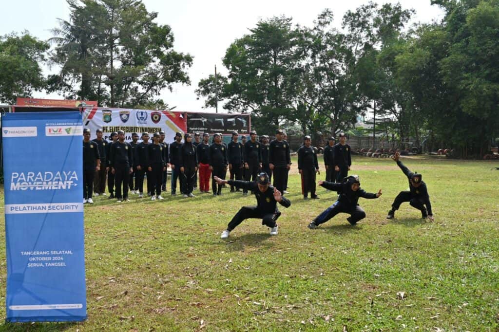 Pemberian materi fisik pada 23 peserta terpilih Pelatihan Security yang diselenggarakan IK di Serua, Jumat (25/10/2024).