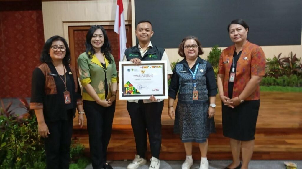 Dompet dhuafa Bali menerima penghargaan Vasudhaiva Kutumbakam dari Pemerintah Kota Denpasar, Jumat (20/12/2024).