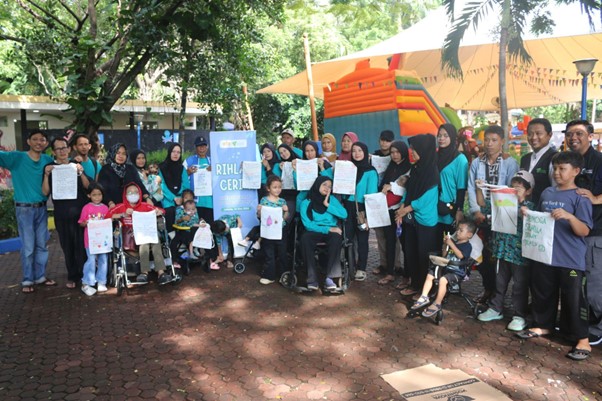 Memperingati Hari Ibu Nasional, LPM Dompet Dhuafa gelar Rihlah Ceria Shelter Sehati dengan mengajak pasien dan pendamping berwisata di Taman Impian Jaya Ancol.