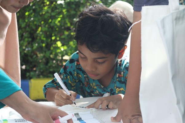 Memperingati Hari Ibu Nasional, LPM Dompet Dhuafa gelar Rihlah Ceria Shelter Sehati dengan mengajak pasien dan pendamping berwisata di Taman Impian Jaya Ancol.